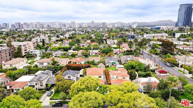 Building Photo - 10372 Tennessee Ave