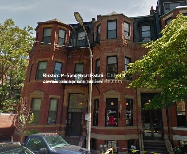 Building Photo - 31 Gloucester St