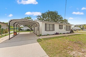 Building Photo - 2 Bed 1.5 Bath Jax Beach - Walk to the Beach- Newly remodeled