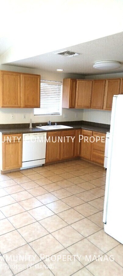 Building Photo - 6589 Mission Ave