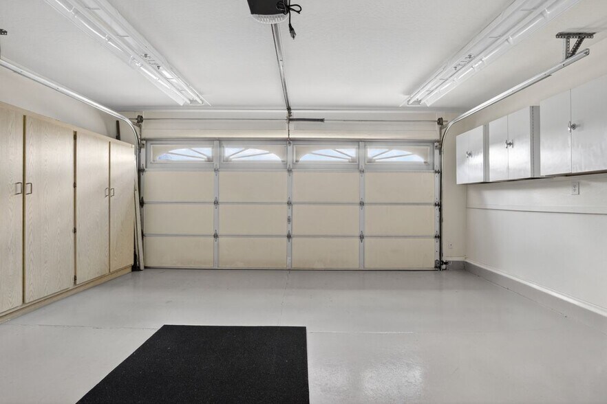 Building Photo - 15481 W Mauna Loa Ln