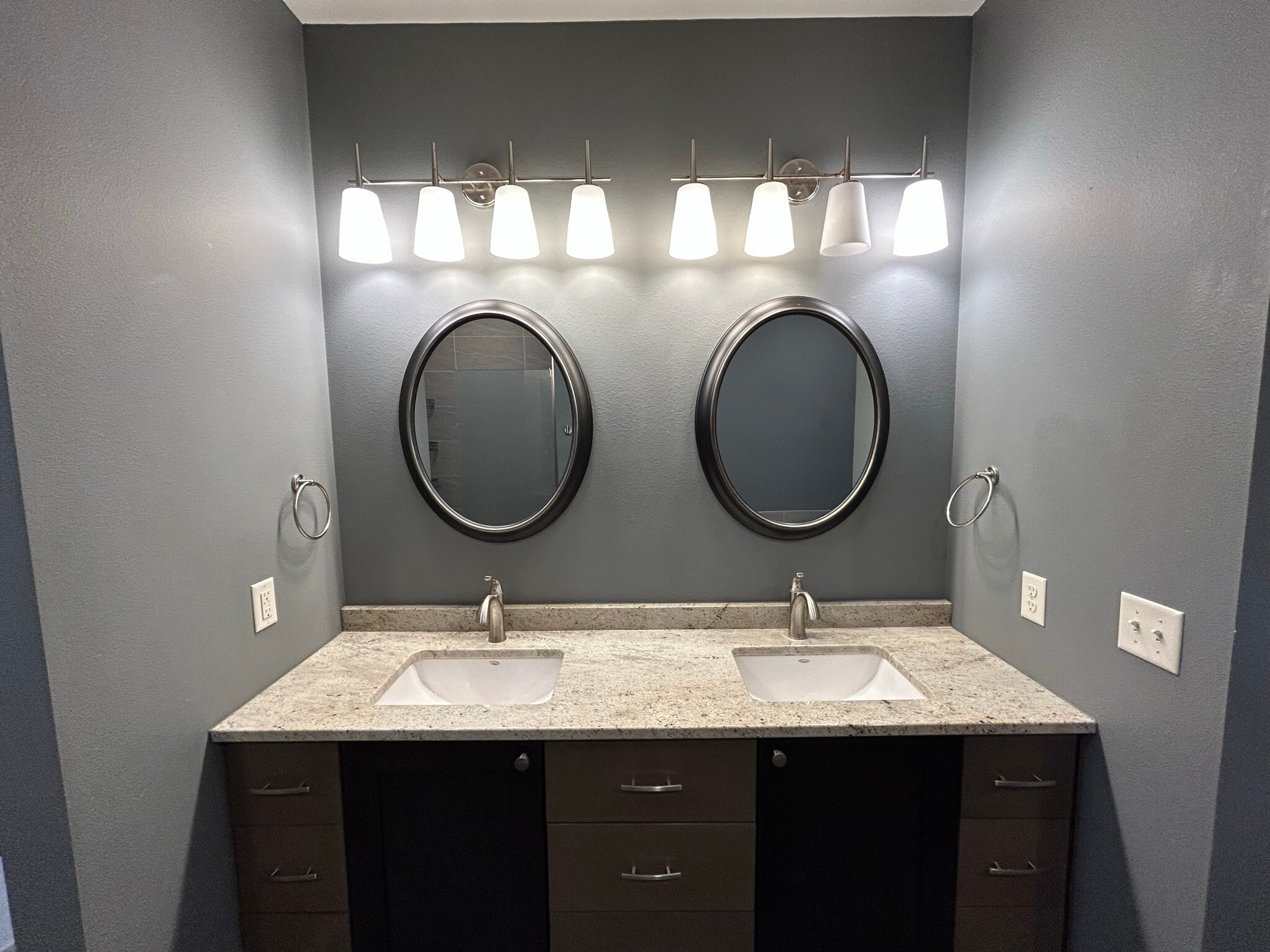 Master Bath - 3955 Ivy Dr