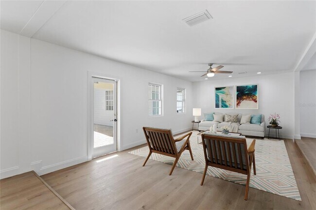 Building Photo - 4704 W Brookwood Dr
