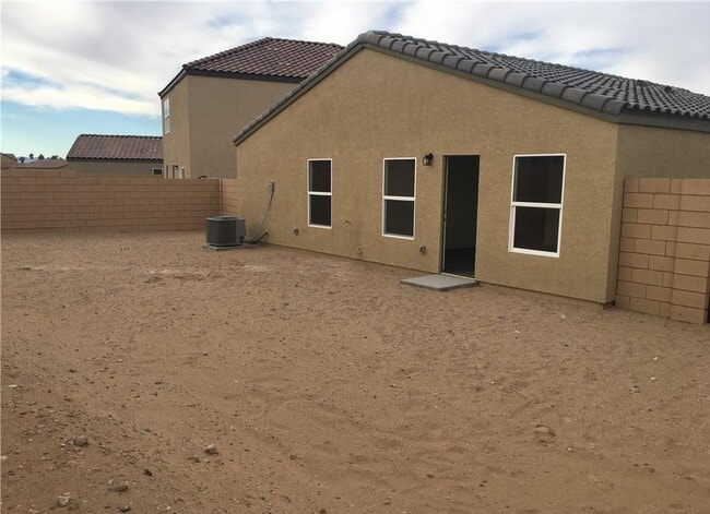 Building Photo - 2398 Granite Cir