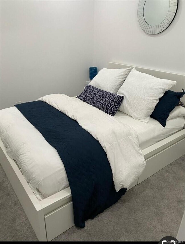 Building Photo - 150 Fifth Ave