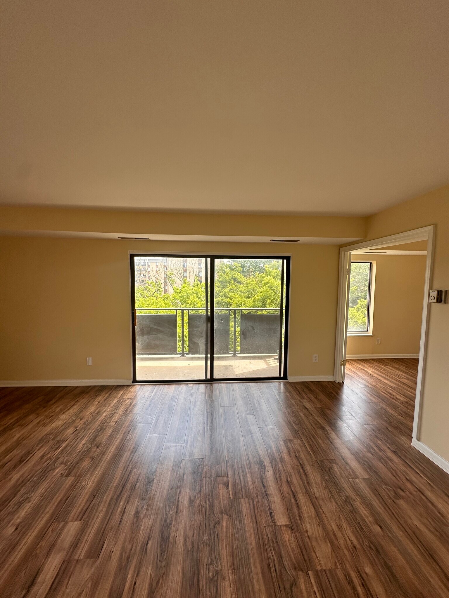 Building Photo - 6001 Arlington Blvd