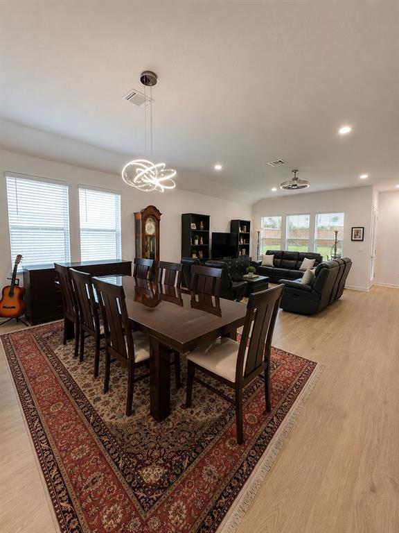 Building Photo - 2100 Magnolia Hl Dr