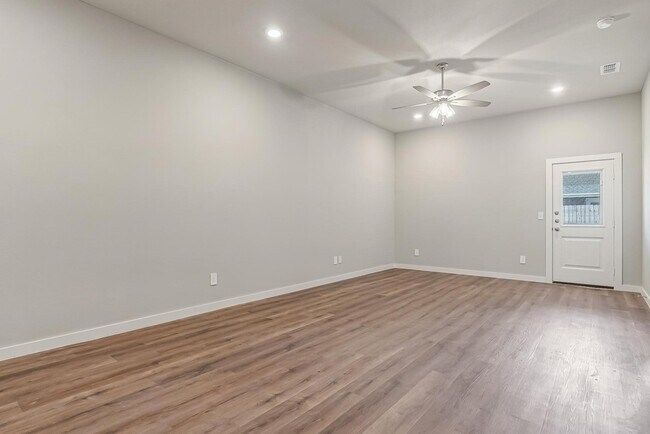 Building Photo - 2635 Baron Ave