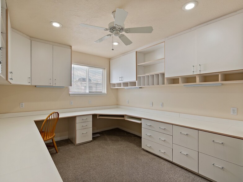 Building Photo - 6438 Tamra Dr