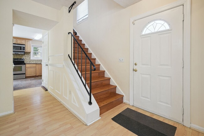 Building Photo - 8266 Amity Cir