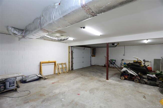 Building Photo - 111 Zandhoek Rd