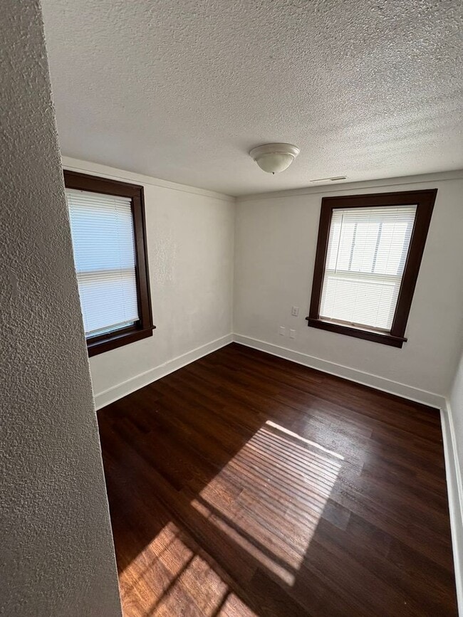 Building Photo - 1017 N 19th St