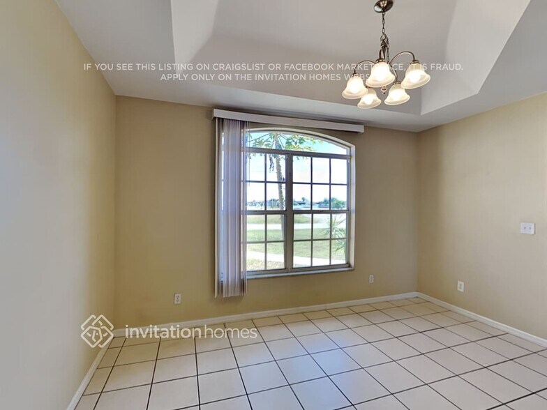 Building Photo - 1622 NE 8th Pl