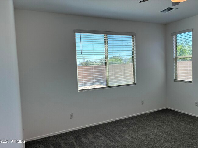 Building Photo - 813 S 107th Dr