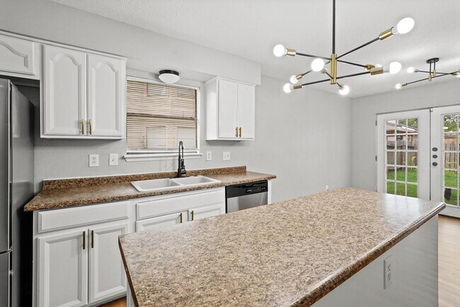 Building Photo - 7215 Trogon Ln