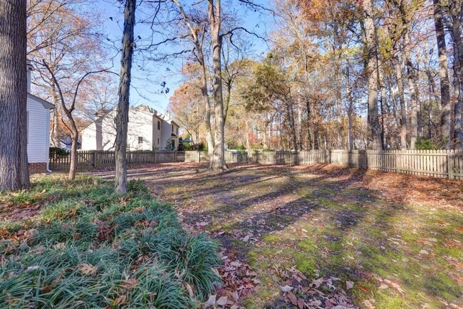 Building Photo - 411 Willards Way