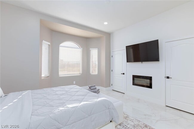 Building Photo - 6525 Ponderosa Way