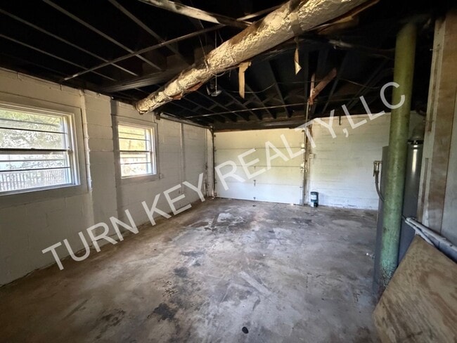 Building Photo - 1812 Etowah Cir