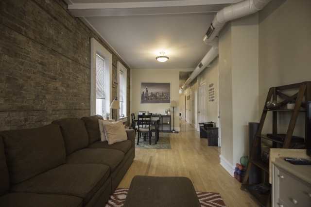 Building Photo - 1746 W Beach Ave
