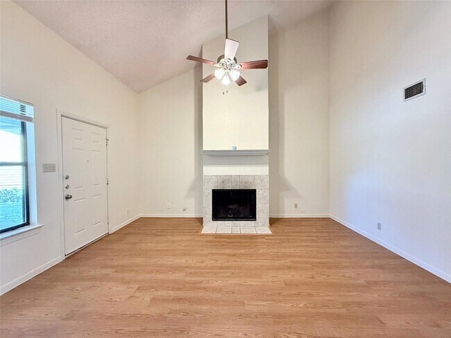 Building Photo - 104 Verna Spur