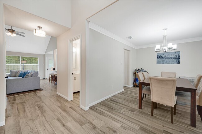 Building Photo - 4102 Caneshaw Dr