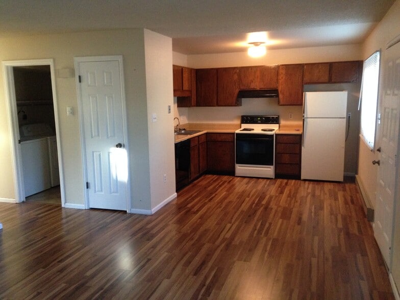Building Photo - 5415 Akes Dr