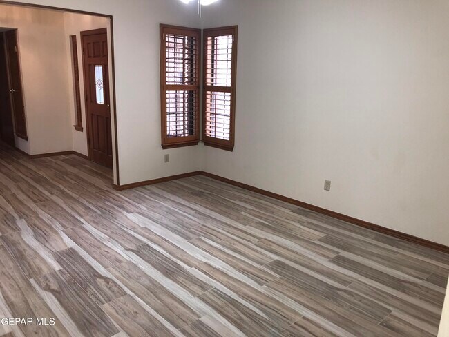 Building Photo - 1392 Adabel Dr