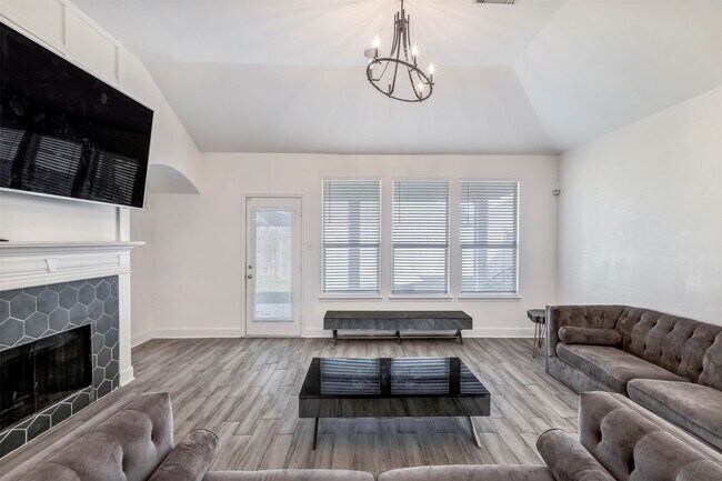 Building Photo - 22406 Miramar Crest Dr