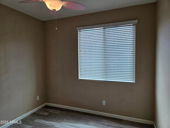 Building Photo - 7836 W Rock Springs Dr