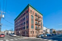 Building Photo - 608 Bramhall Ave
