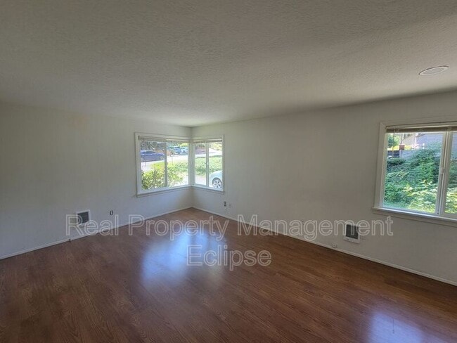 Building Photo - 9222 NE 180th St