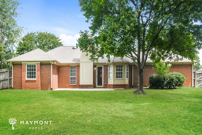 Building Photo - 100 Springview Ln