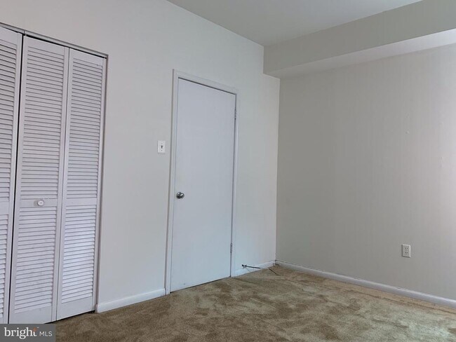 Building Photo - 1203 Locust St