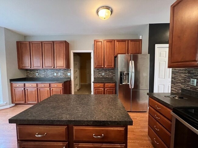 Building Photo - 570 Batty Way