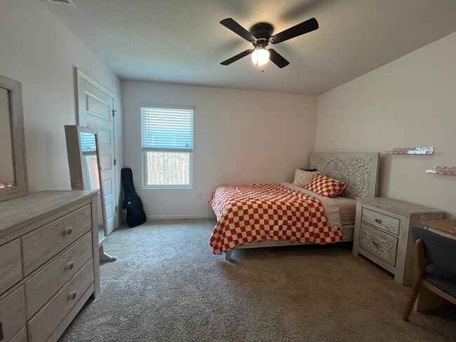 Building Photo - 5236 Peach Dr