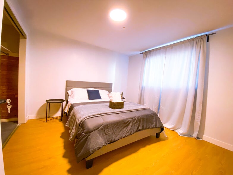 Building Photo - 4532 S Briarcreek Dr