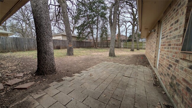 Building Photo - 429 Headlee St