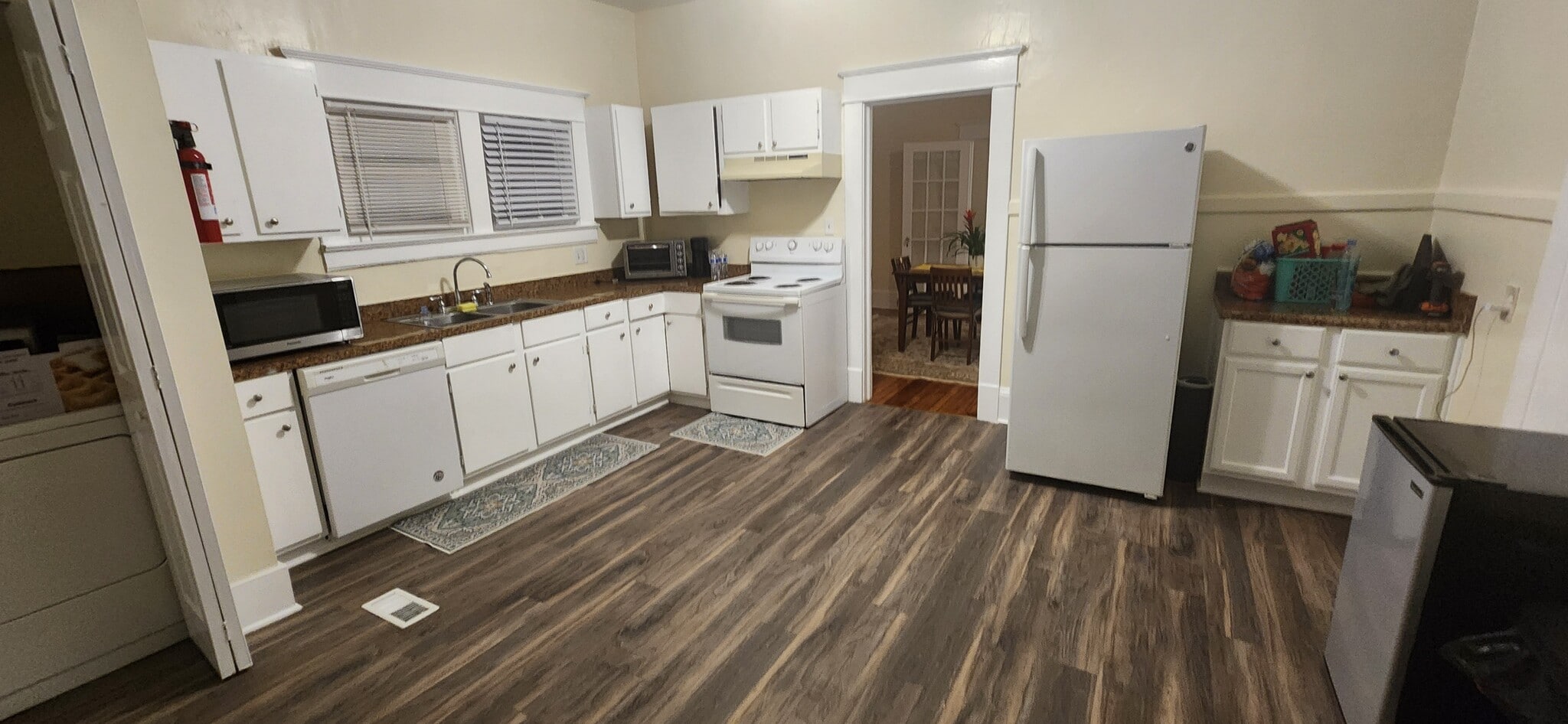 Building Photo - 703 W Markham Ave