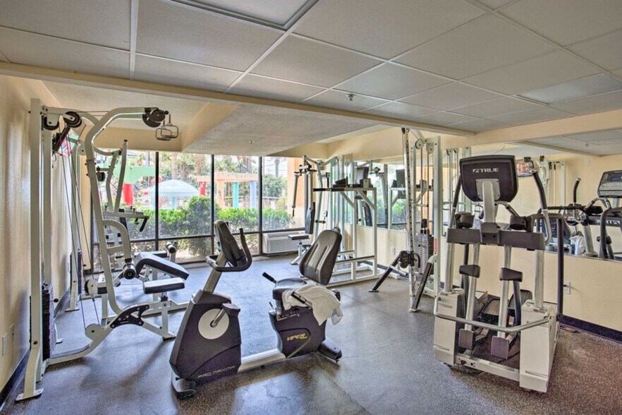 Building Photo - 7000 N Ocean Blvd