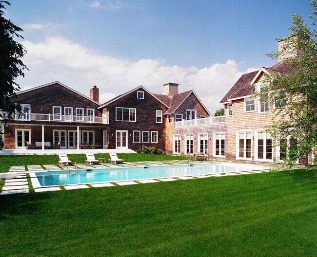 Building Photo - 244 Flying Point Rd