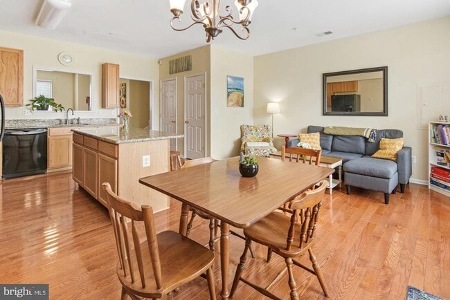 Building Photo - 29 Harbour Heights Dr