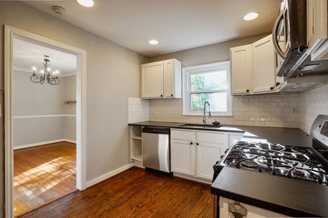 Building Photo - Cute 3 bedroom, 1 bath house in Homewood!