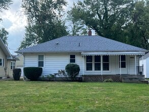 Building Photo - 2812 Midland Dr