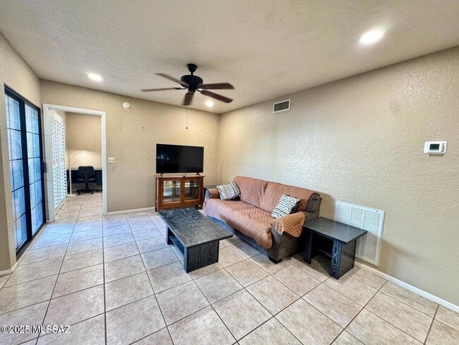 Building Photo - 4281 N River Grove Cir