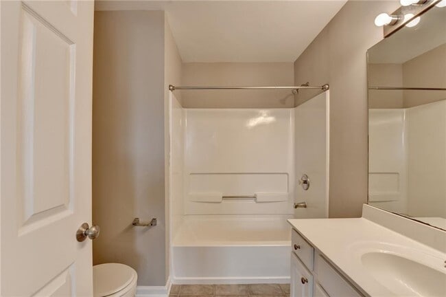 Building Photo - 4021 Edgecomb Dr