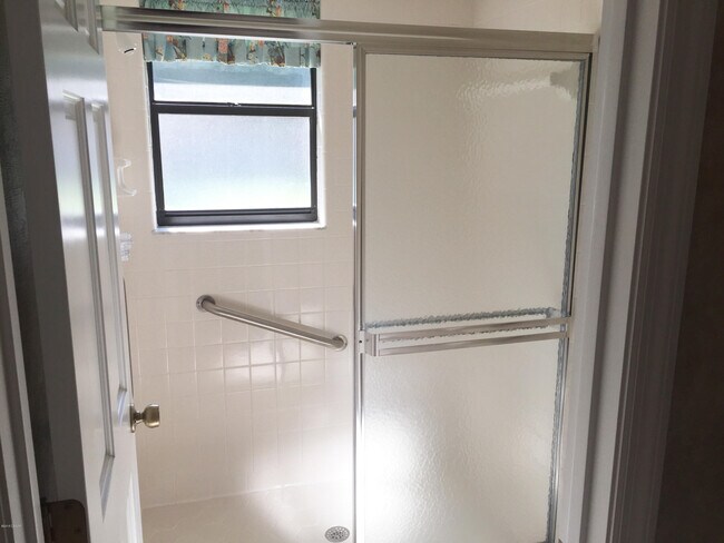 Building Photo - 18 Mayfield Terrace