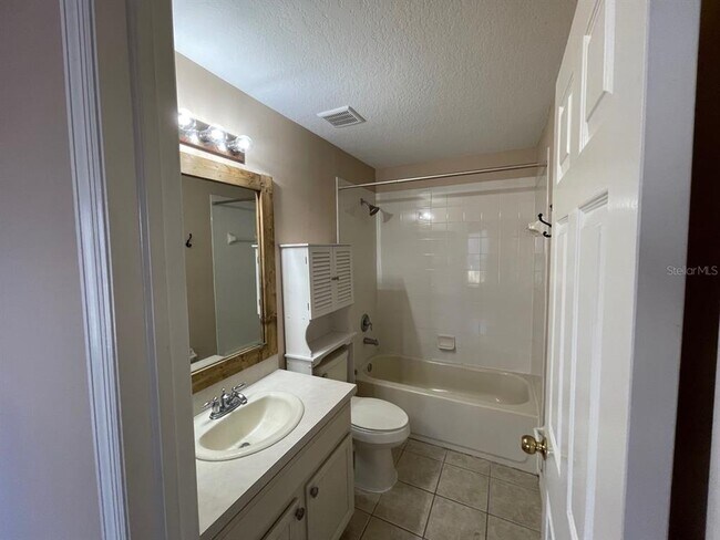 Building Photo - 11604 Colony Lake Dr