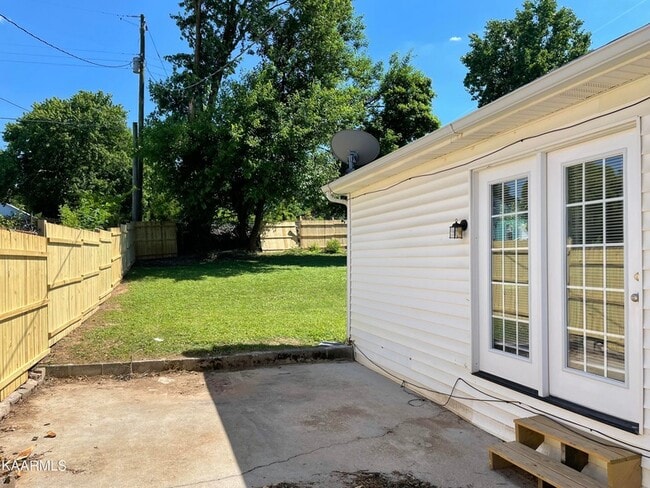 Building Photo - 2314 Coker Ave