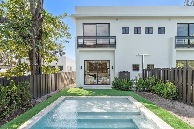 Building Photo - 4715 N Miami Ave