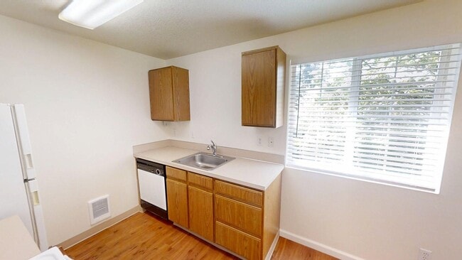Building Photo - 618 NE 93rd Ave